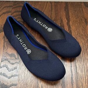 Rothy’s navy blue flats EUC size 8